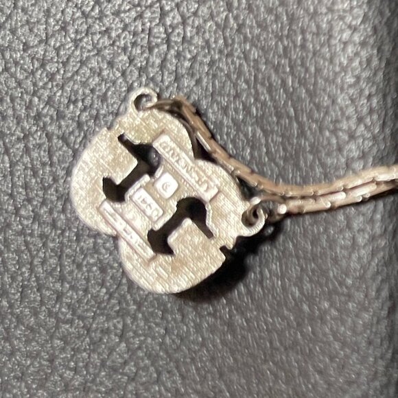 New ✨GIVENCHY “G” Crystal NECKLACE - Picture 5 of 8